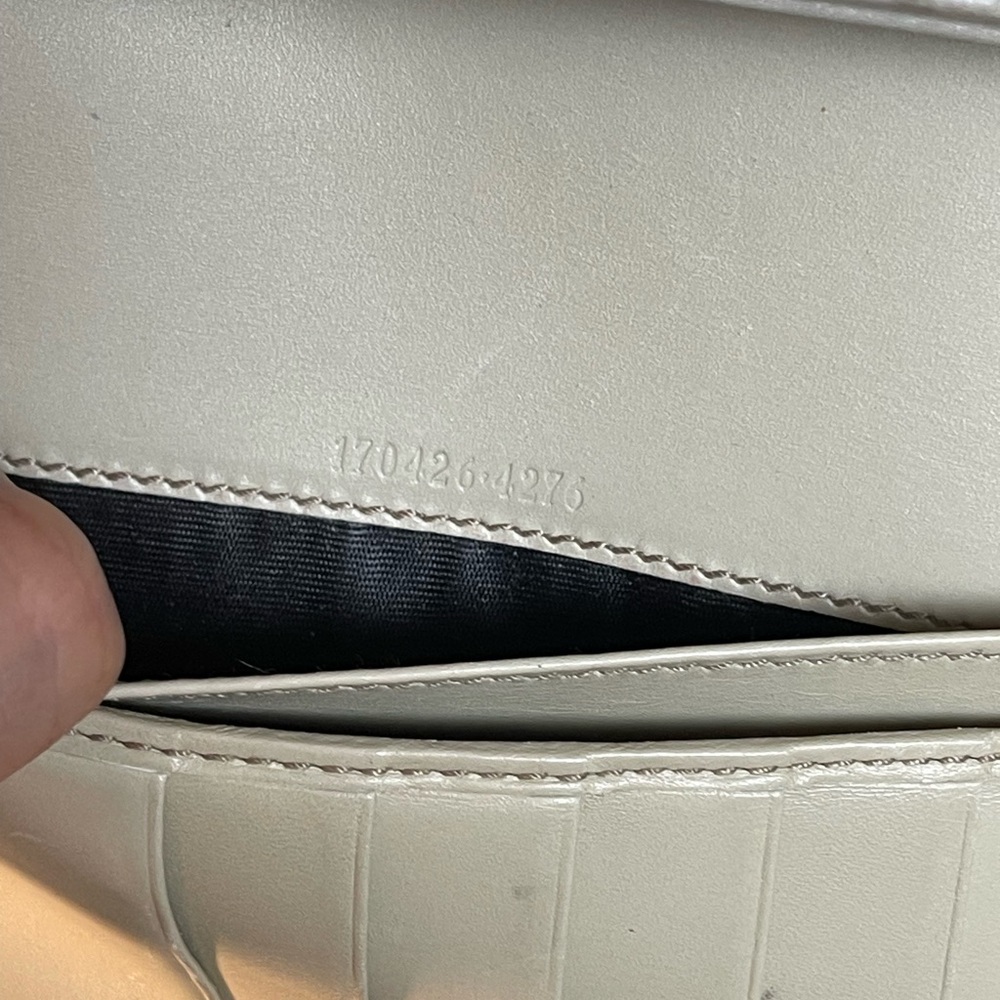 Authentic Gucci GG embossed leather long wallet 170426.4276 (HK49) - Picture 10 of 13